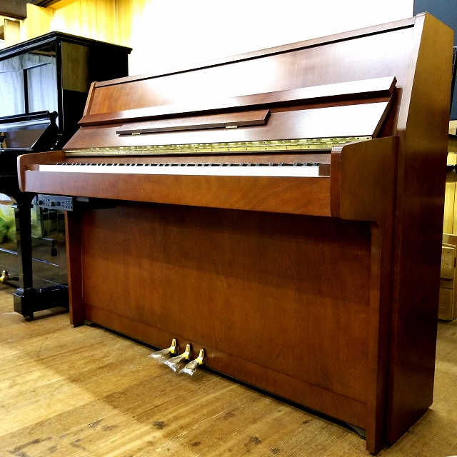 スタインウェイ、中古ピアノなど色んなピアノのあるお店 | SSブログ